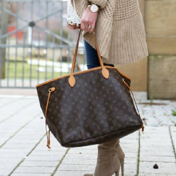 LOUIS VUITTON 2011 pre-owned Neverfull MM tote bag, Gallery posted by  Lexie